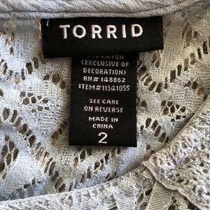 torrid Tops - Torrid Gauze Lace Yoke Swing Tank Top Size 2 (2X) torrid Tops - Torrid Gauze Lace Yoke Swing Tank Top Size 2 (2X)